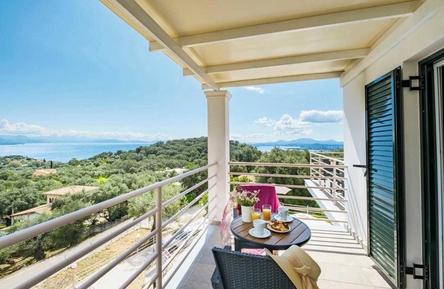 Villa Elli near Barbati with private pool