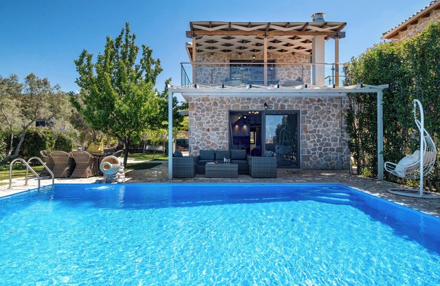Villa "Emily" con vistas al mar, piscina privada y Wi-Fi