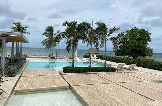 Villa en Barú con playa privada 6BR