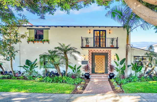 Villa Encanto-Luxury Long Beach Villa w/ 6 KING Bdrs