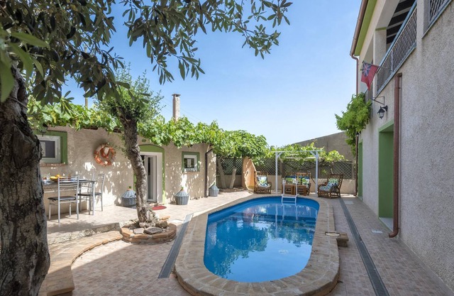 Villa Endeavour con vistas a la montaña, piscina y Wi-Fi