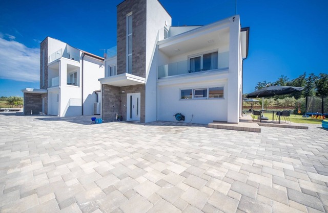 Villa Eni - Six Bedroom Villa