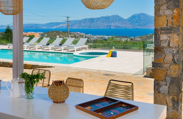 Villa Enigma - villa de 3 dormitorios con piscina privada y jacuzzi