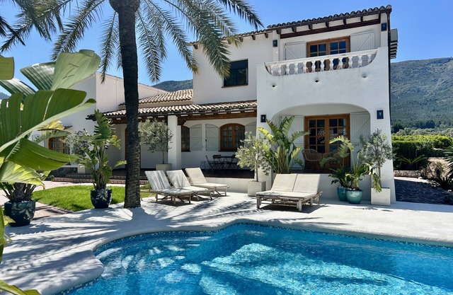 Villa Enri: Villa y Casita con Piscina y Jacuzzi
