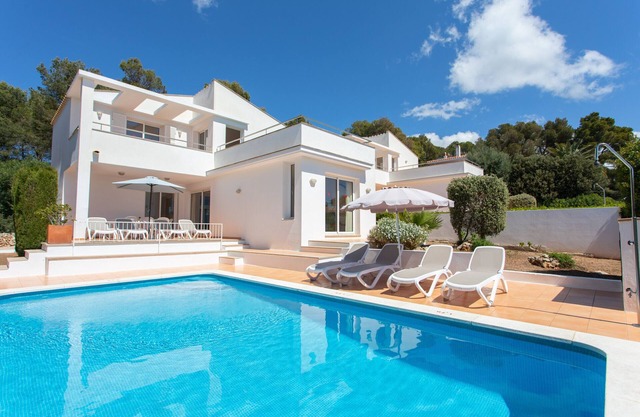 Villa Ermita private pool, aircon , WiFi, close to the beach by Sonne Villas