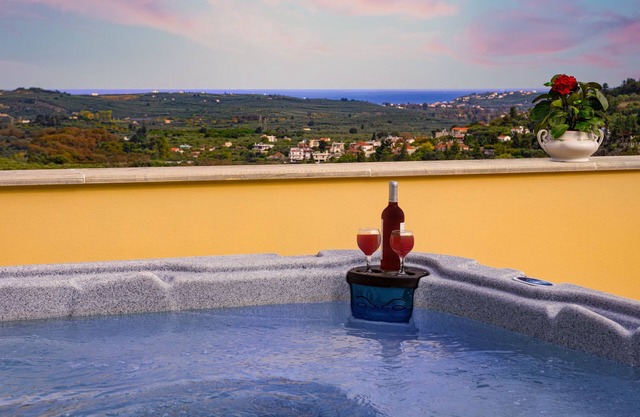 La filoxenia de Olga-Villa Erontas-villa de lujo con jacuzzi privado climatizado