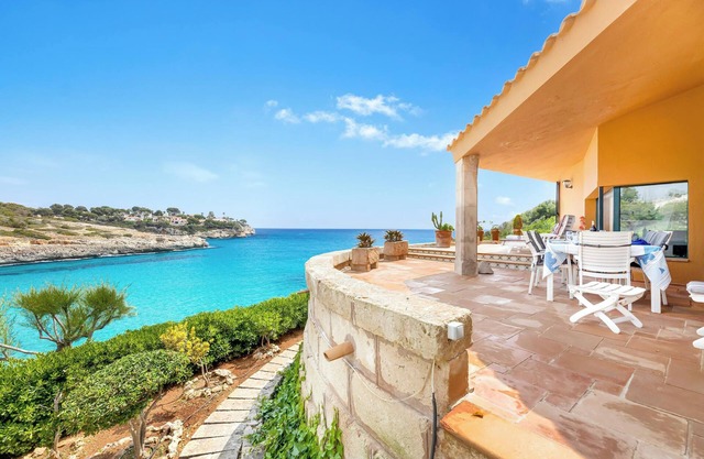 Villa Es Mirador con vistas al mar, Wi-Fi, aire acondicionado, terraza y jardín