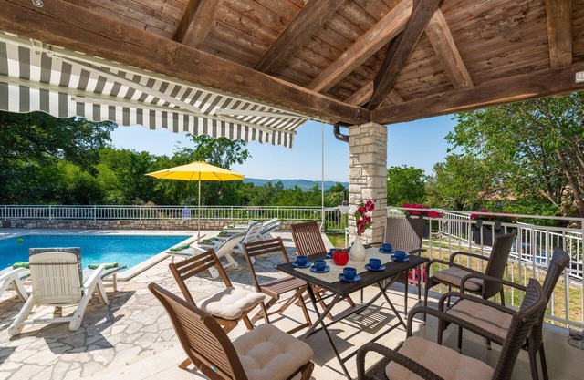 Villa Ester in Kršan: Ferienhaus mit 190m² Wohnfläche, Platz für 10 Personen