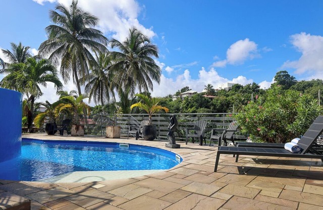Villa Évasion, Jacuzzi pool and private pontoon