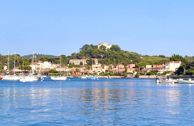 ! Villa Exceptionnelle Avec Ponton Privé à Porquerolles !