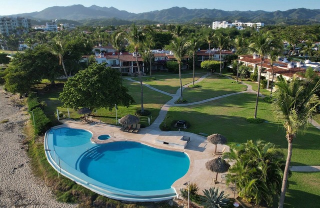Family villa in front of the sea