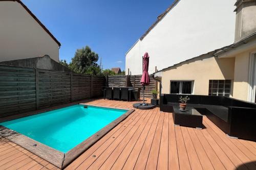 Villa familiale piscine proche de Paris