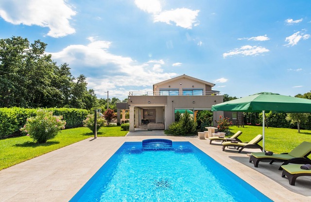 Villa Fantasia nearby Pula – Crovillas GmbH
