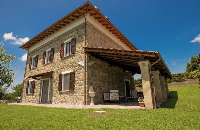 Villa farmhouse North of Roma 25 min from P.za Del Popolo, train stat. Rm-Vt