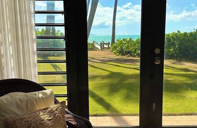 Villa Favorita , beachfront