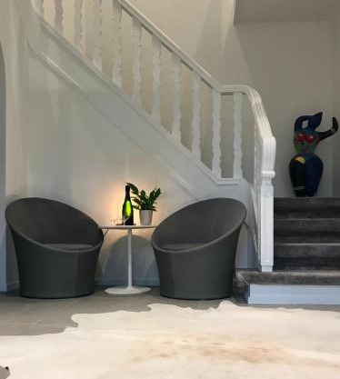 VILLA FER-GUY " Beeldige Suite met parking, nabij strand en casino"