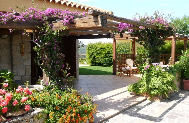 Villa Fiore: amplio jardín, junto al mar y al pueblo