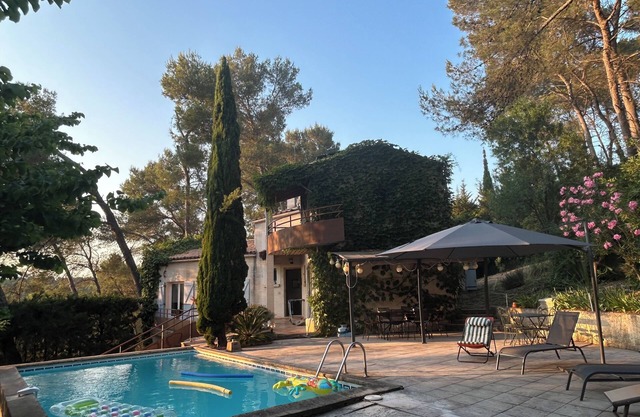 Villa for rent 3bed 3bath, sleeps 6, pool. Mid-June/mid-September. Montferrier