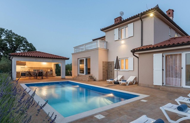 Villa con piscina privada, sauna e hidromasaje