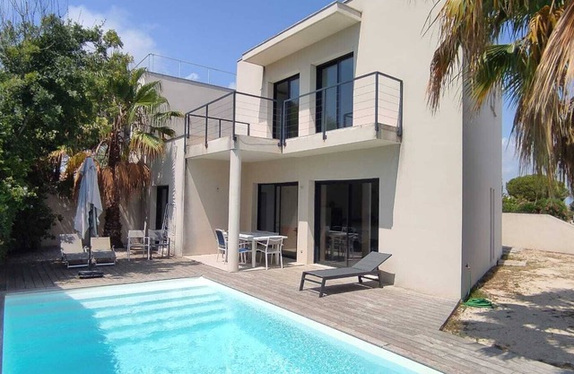 Villa Moderne Près à 3 km de la Plage