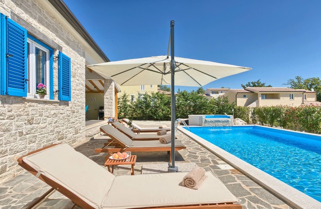 Beautiful house with pool and sauna, ideal for families with children