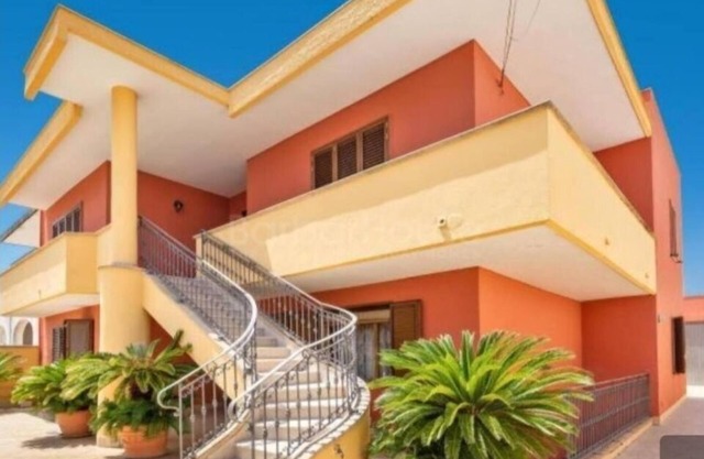 Villa Francesca, beautiful villa a step away from castro