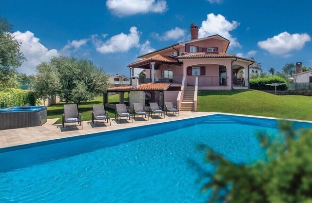 Villa Francesca with Pool