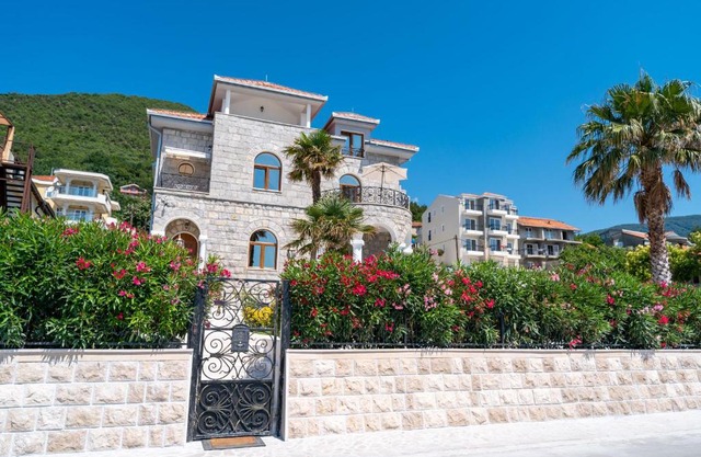 Villa Garden Beach
