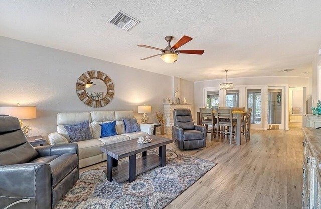 Villa & Garden in Downtown Sarasota ~ Walkable to downtown, 5 Minutes to Beaches