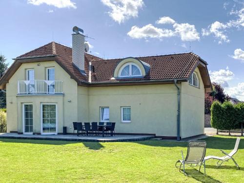 Villa Garden & Terrace Villa by Interhome