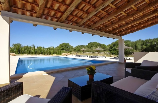 Villa 'Garrover' con piscina privada, Wi-Fi y aire acondicionado
