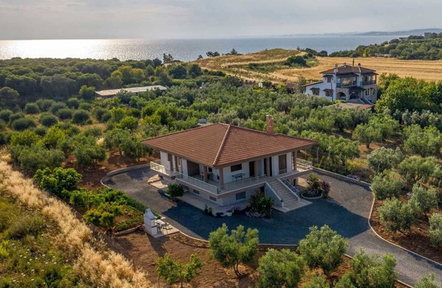 Villa George by RentalsPro