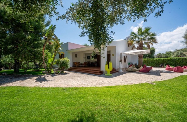 Villa Giglio with Garden and Mini Pool by Rentbeat