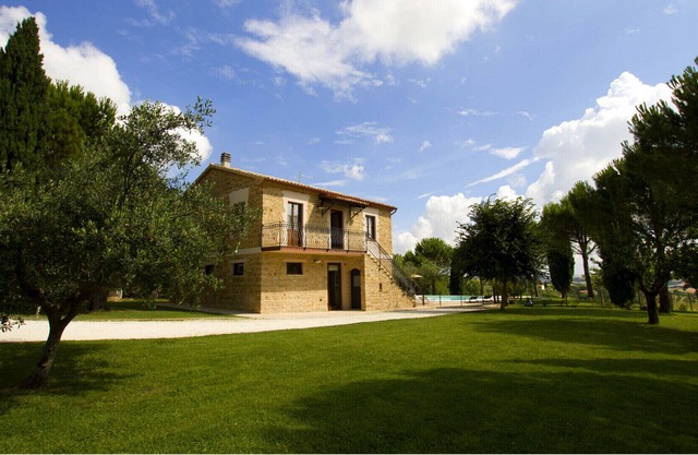 Villa Gioia, immersa tra splendidi uliveti