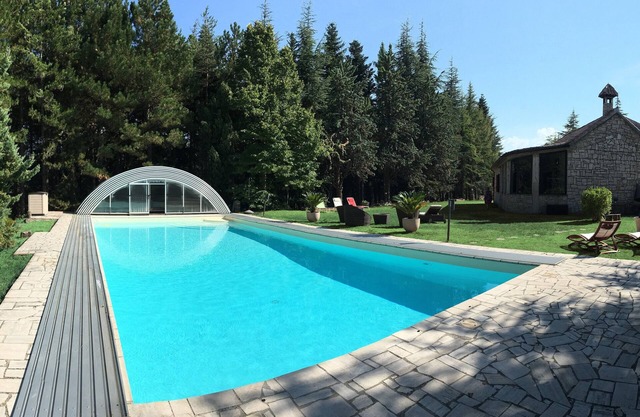 Villa Giovannozzi - villa artística del bosque con piscina privada
