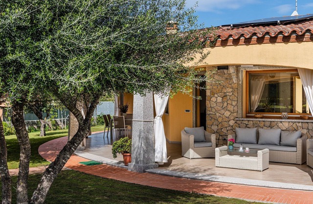 Villa 'Girasole' con Piscina Privada, Wi-Fi y Aire Acondicionado