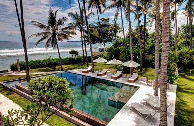 Villa Gita Segara, Bali - White sands Elegance: Luxury Villa by the Sea!