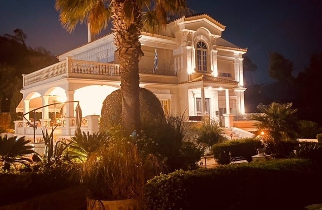 Elegant family villa in the suburbs of Athens. A home away from home!