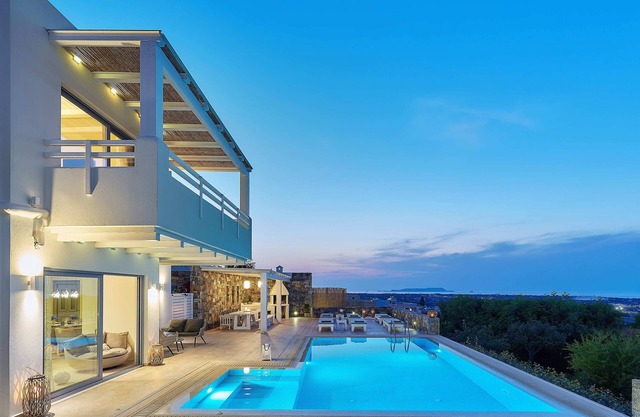 Villa Grecia - Villa panorámica con vistas al mar y piscina privada climatizada, 3 dormitorios
