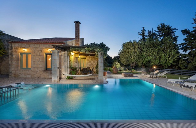 Villa Lithos, piscina privada y bañera de hidromasaje!