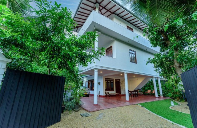 Villa Guru Hikkaduwa