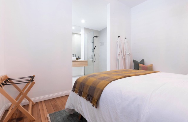 Villa Gwen: Character Home Moments From the City