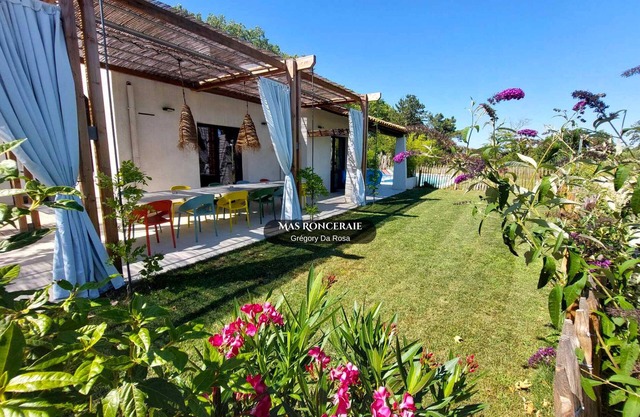 Villa - Hérault (Swimming pool, Garden, Boules pitch, Table soccer, Table tennis, Badminton)