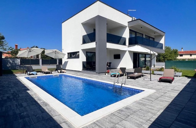 Villa H
