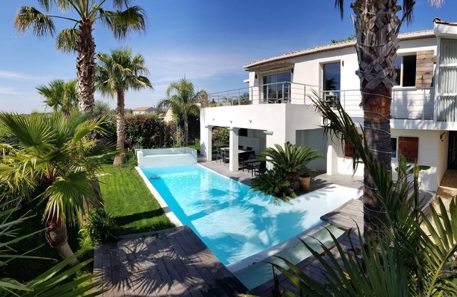 Villa 190m² 8 personas, piscina climatizada, vista excepcional, jardín exótico