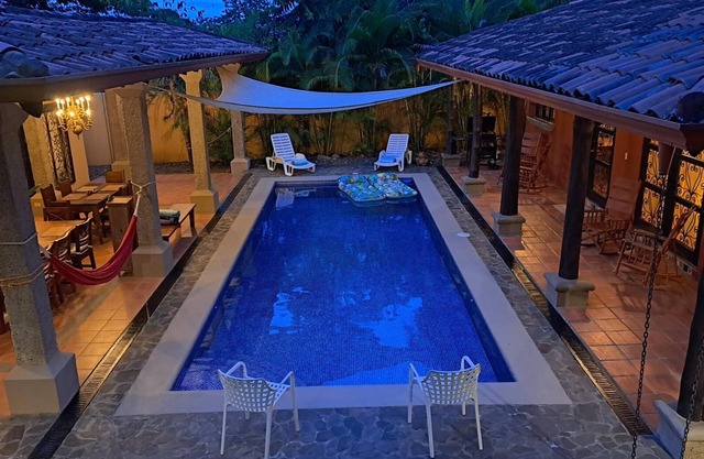 Villa Helena Hermosa private 5-bdr resort & pool