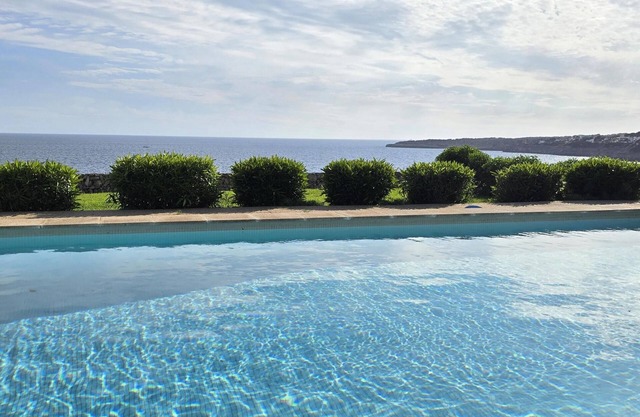 VILLA HELIOS en primera línea de mar y acantilado en zona tranquila Cala Pi con aire acondicionado - WiFi Gratis