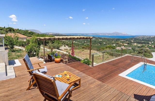 Villa Helissie - Sea view, private pool & garden