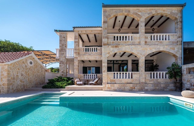 Villa Heritage in Vrsine