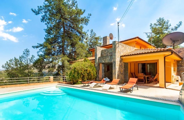 Villa Hillcrest Panorama by Ezoria Villas